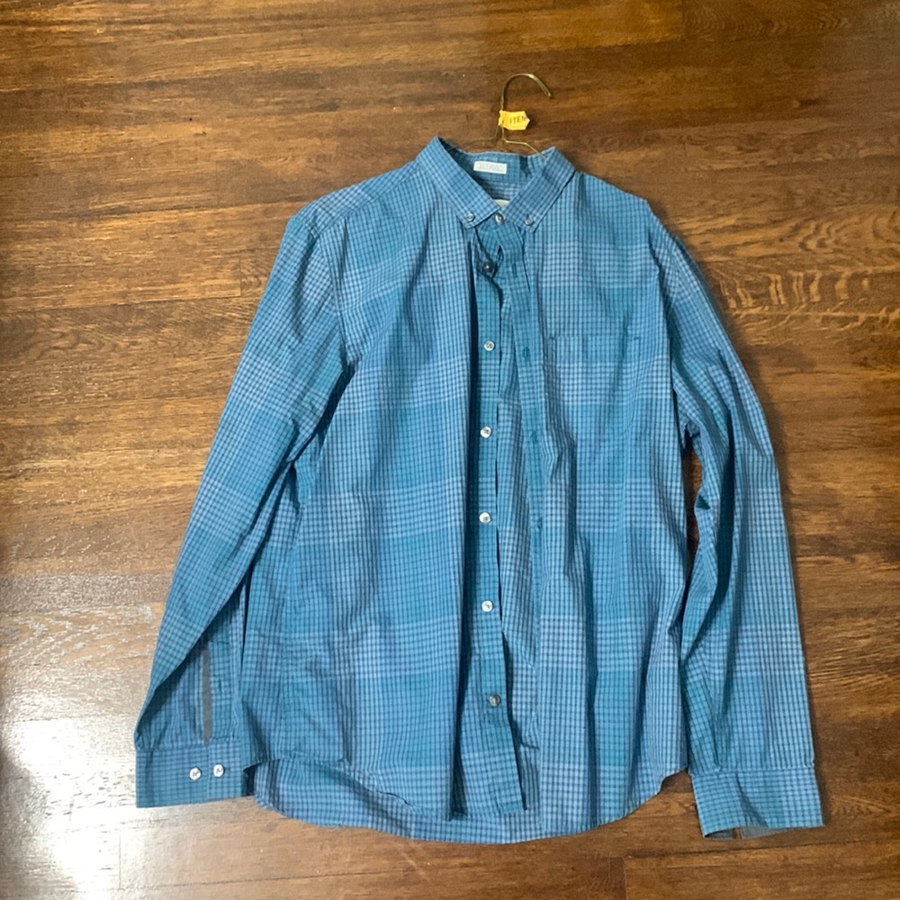 Calvin Klein Button Up -Large